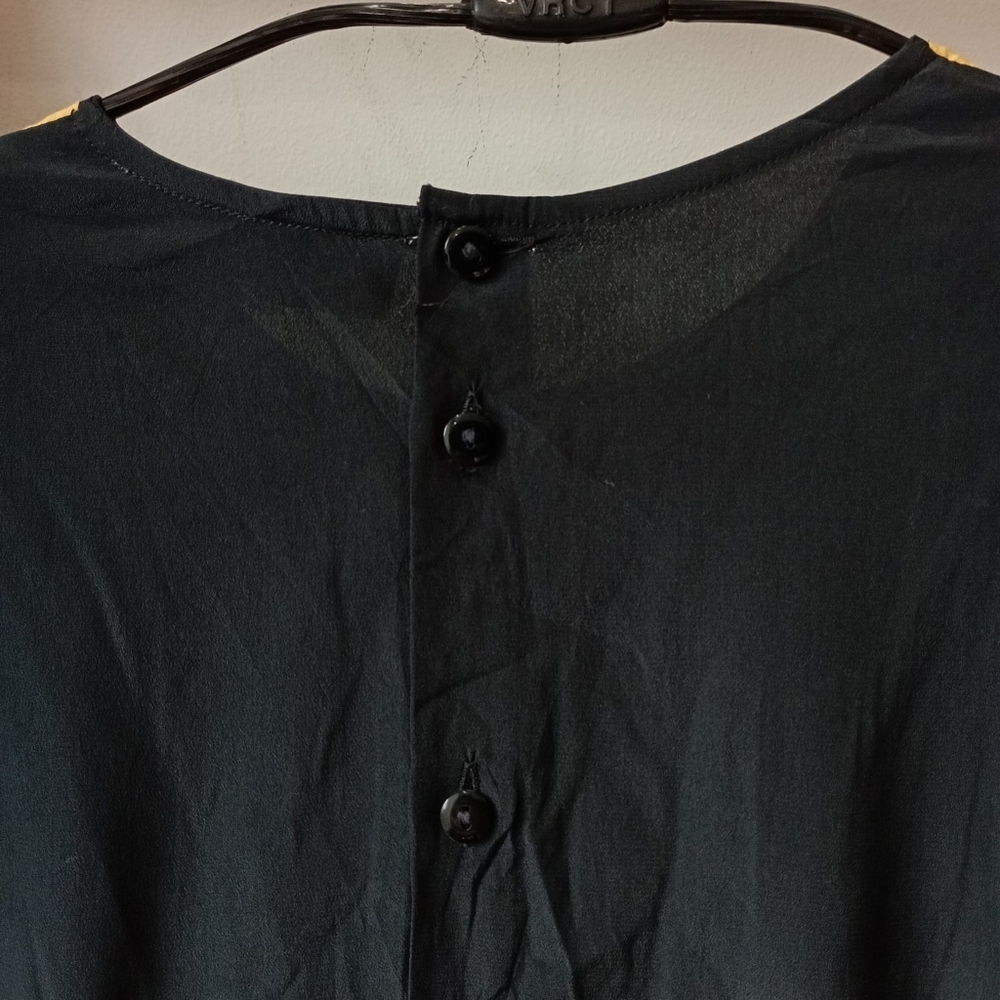 Vintage Geometric Flowy Top - Picture 8 of 16